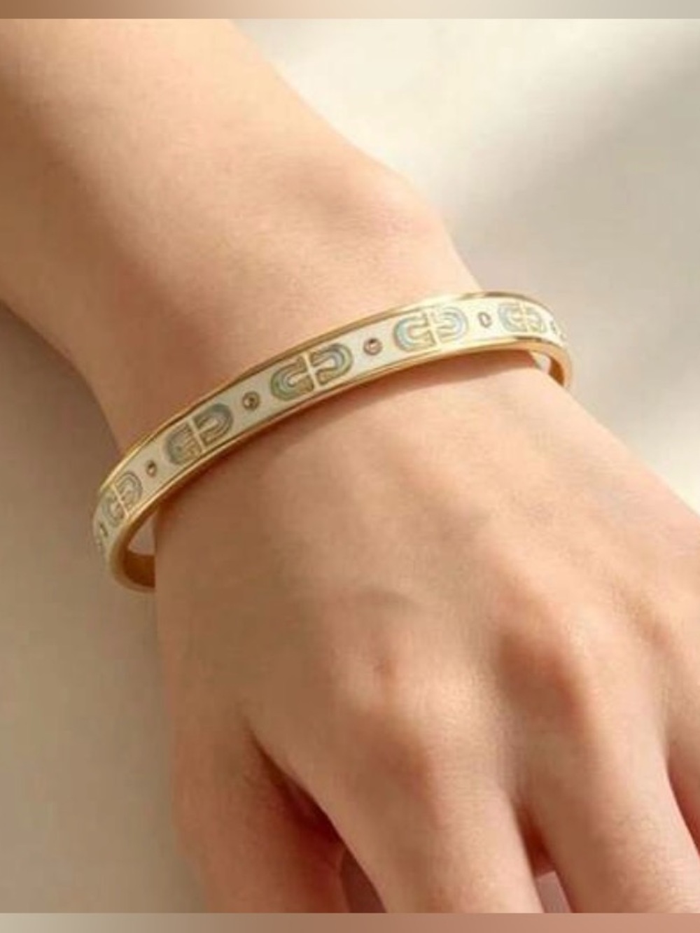 Western Horseshoe Design Gold and Blue Women's Cuff Bracelet - Elegant Design